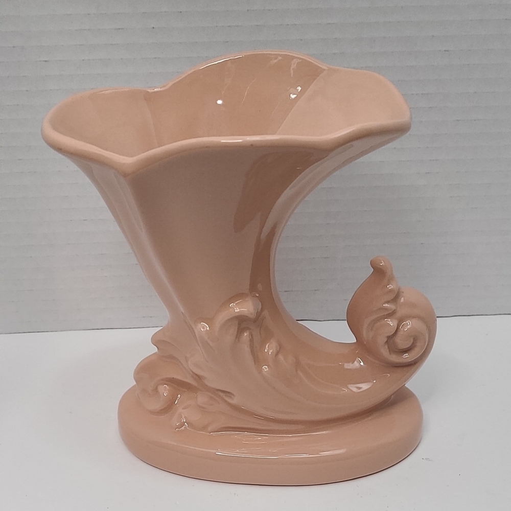 Vintage 1940's Mauve Cornucopia Pottery Vase stamped 1133.